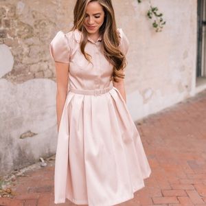 - Brand new Gal meets glam dress.
Zipper damage but can easily be fixed